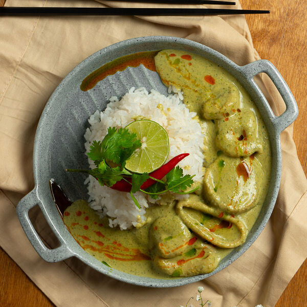 Острый карри с креветками и кальмаром