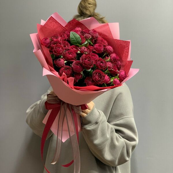 Букет из кустовых пионовидных роз «Марун»