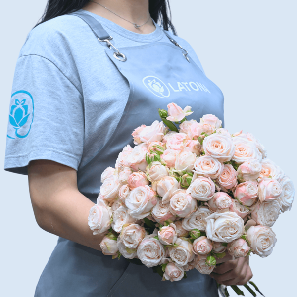 Пионовидные розы пышные