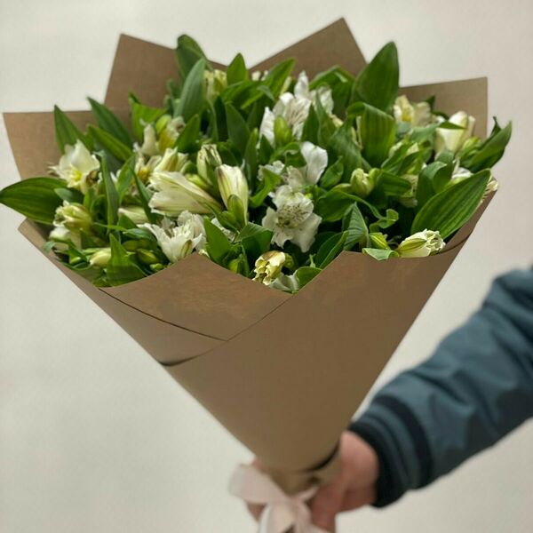 Букет из альстромерии