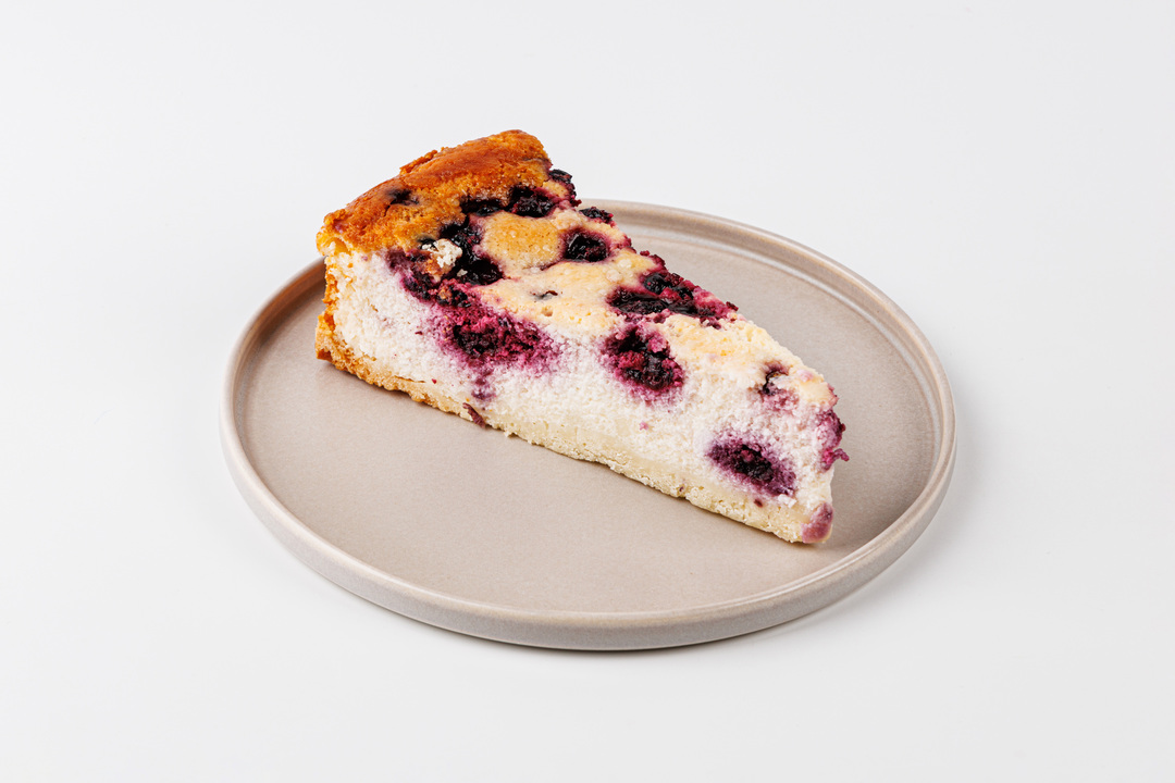 

Творожник с черной смородиной 140 г