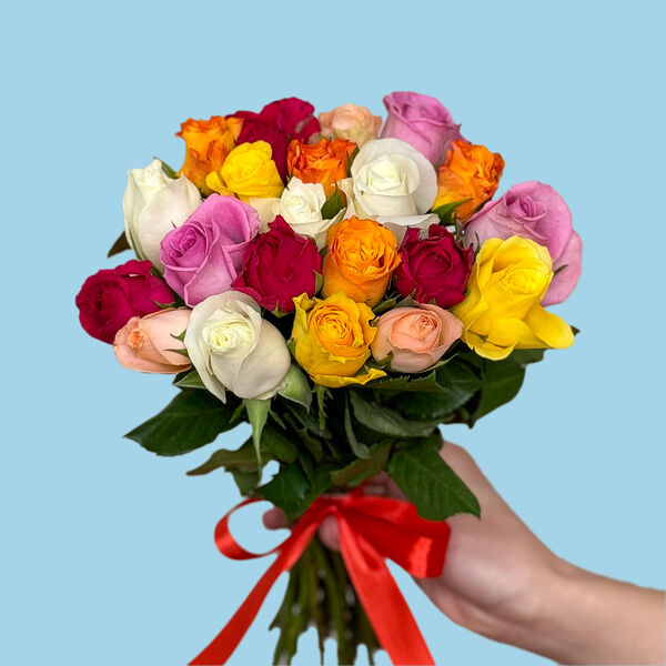 Букет цветов из 21 розы микс 35 см МП лента