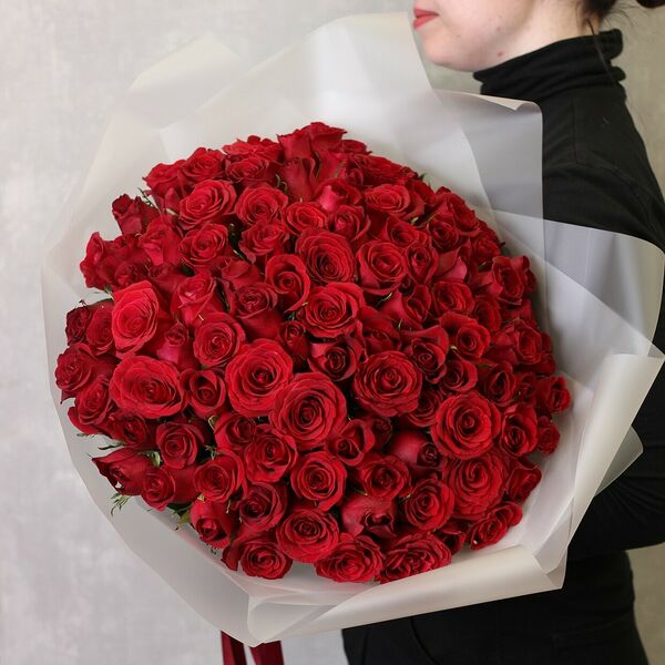 101 красная роза в букете