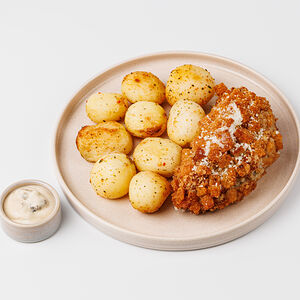 Котлета по-пожарски с печеным бэби-картофелем с грибным соусом