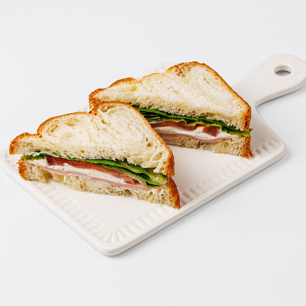 Тостовый круассан с мортаделлой, крем-чизом и трюфелем, кафе, 165 г