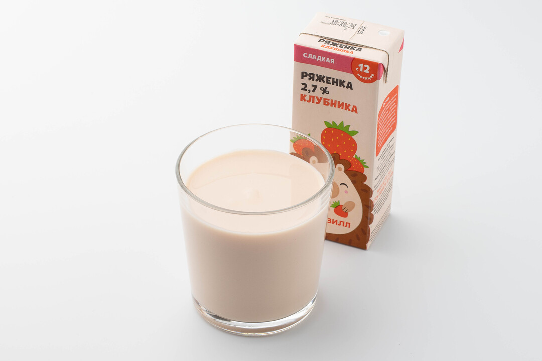 

Ряженка детская с клубникой 2,7%