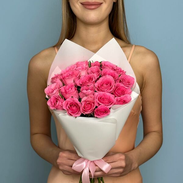 Букет цветов из 21 розовой розы 40 см МП пленка