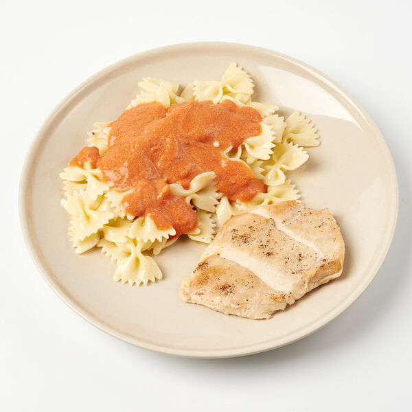 Паста Вкусвилл с курицей гриль и сливочно-томатным соусом, 235г