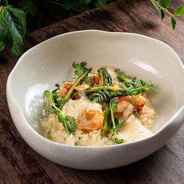 Ризотто со спаржей и красной креветкой