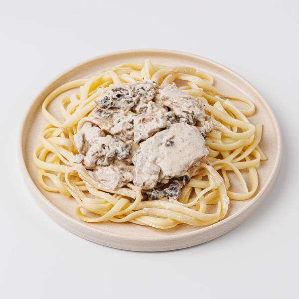 Макароны с курицей и грибами