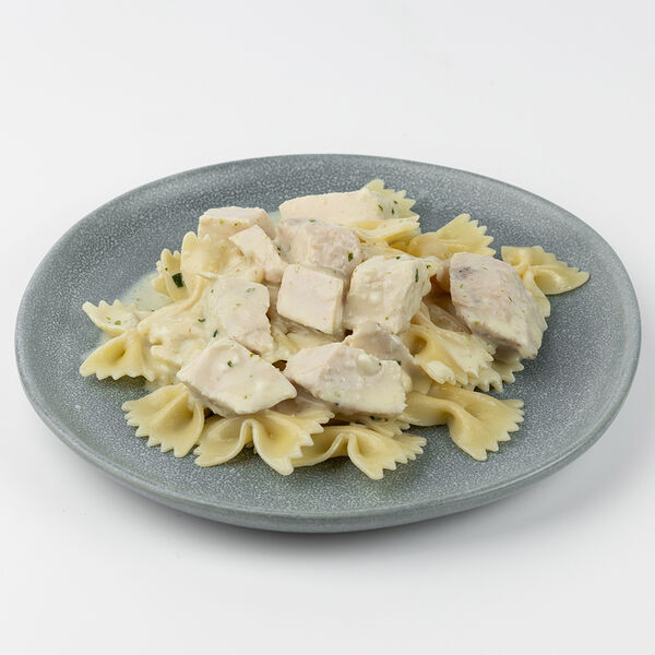 Паста с песто и курицей в соусе бешамель, 225 г