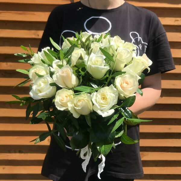 Букетик из белых розочек