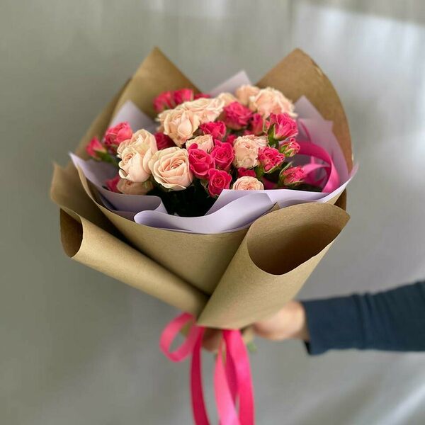 Букет из кустовых роз