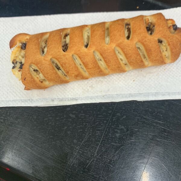 Булочка слоеная  