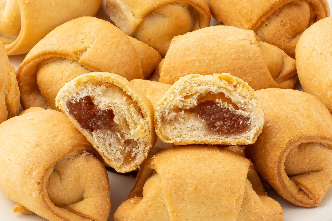 

Рогалик с яблочным повидлом