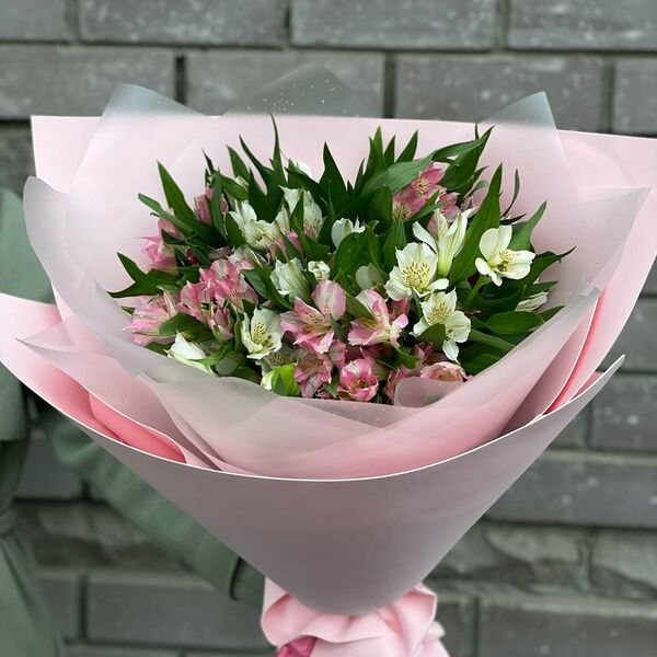 Букет из 15 альстромерий