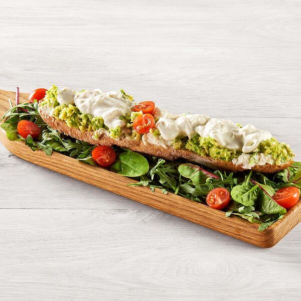 Багет со сливочным сыром, авокадо и лососем