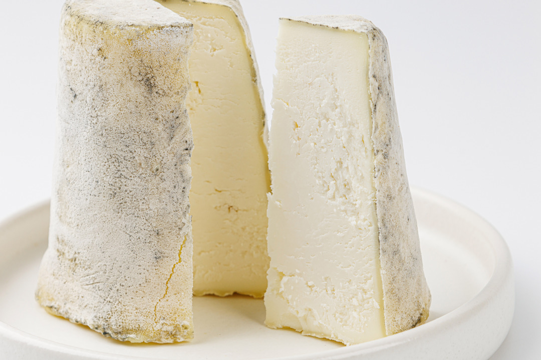 

Сыр мягкий козий "Пепельный конус" 130 г