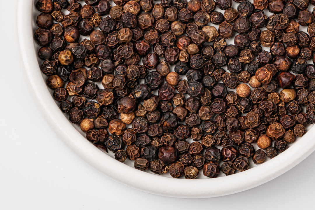 

Перец черный горошком