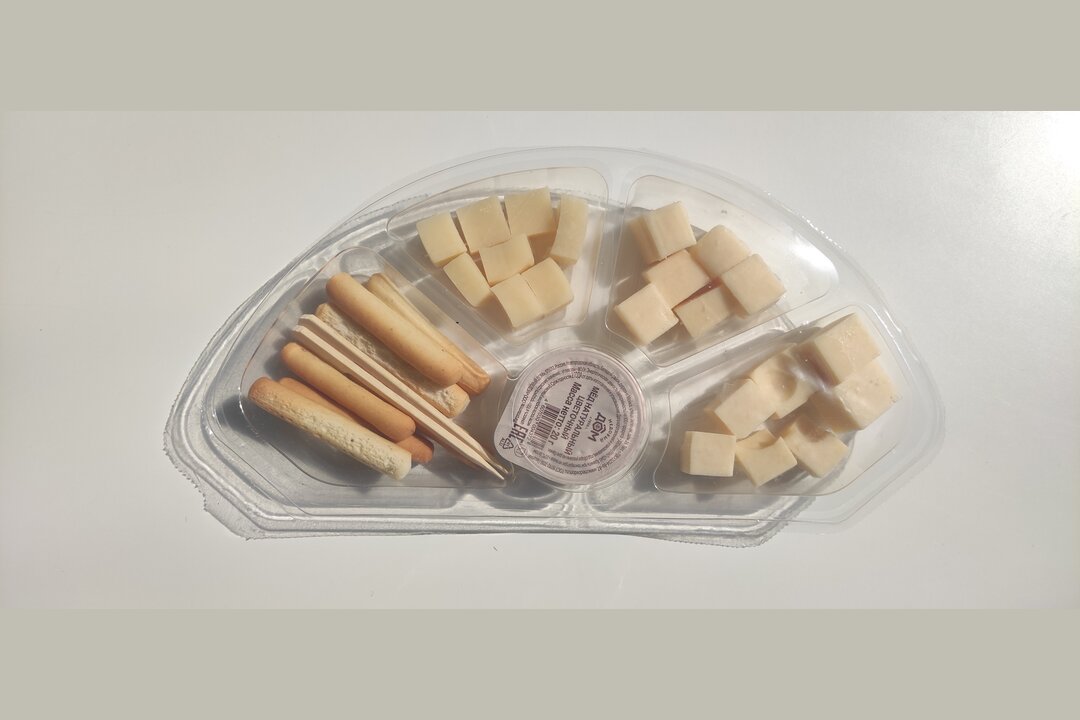 

Ассорти сыров Laime Выбор эксперта Пармезан Гауда Маасдам и мед