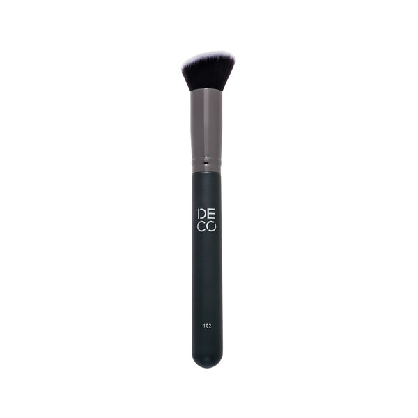 Кисть Deco Make Up Brush Face для нанесения тона синтетическая, скошенная №102