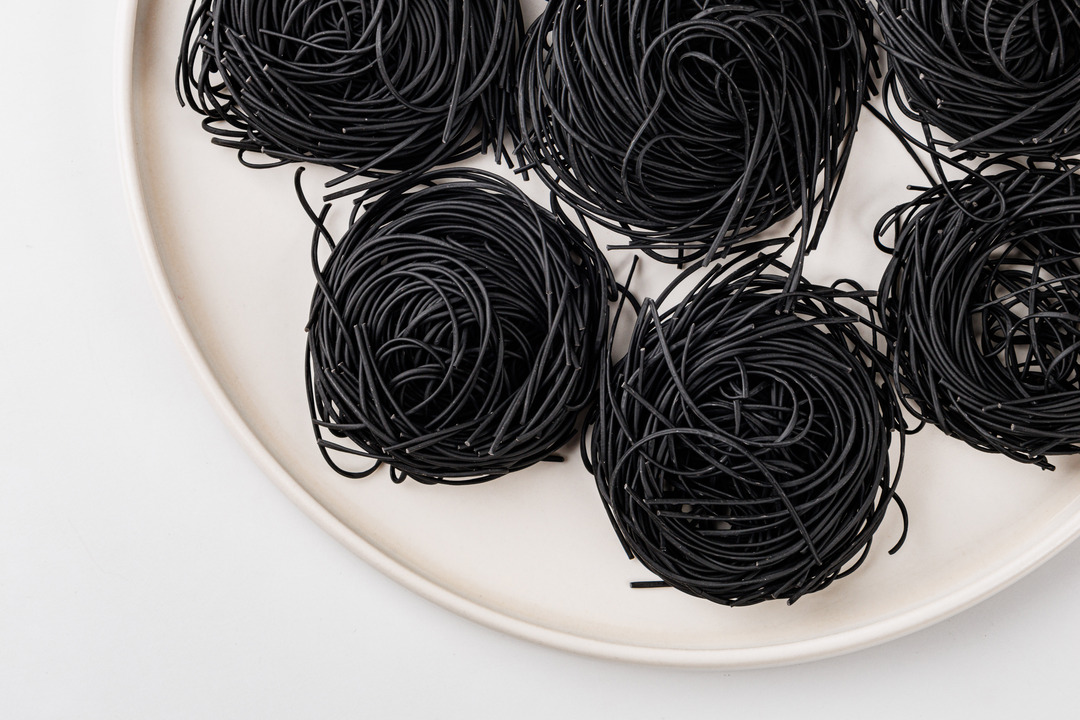 

Макаронные изделия Fillini Гнезда спагеттини с чернилами каракатицы 300 г