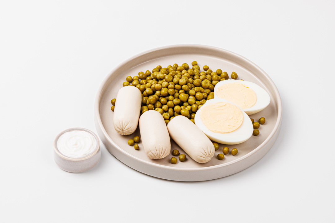 

Сосиски с горошком и яйцом ВкусВилл кафе 220 г