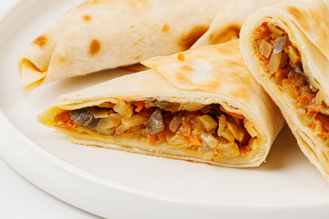 

Конвертики с капустой и грибами постные 140 г