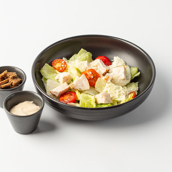 Салат Цезарь с куриной грудкой гриль 170 г