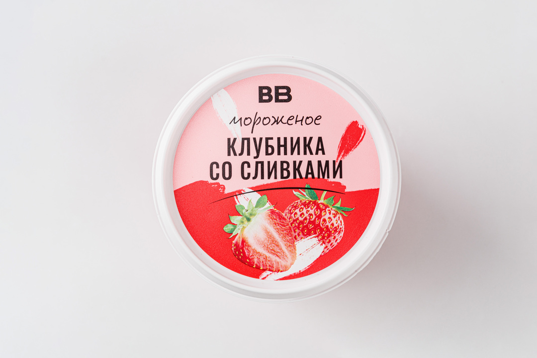 

Мороженое Вкусвилл Клубника со сливками, 330 г