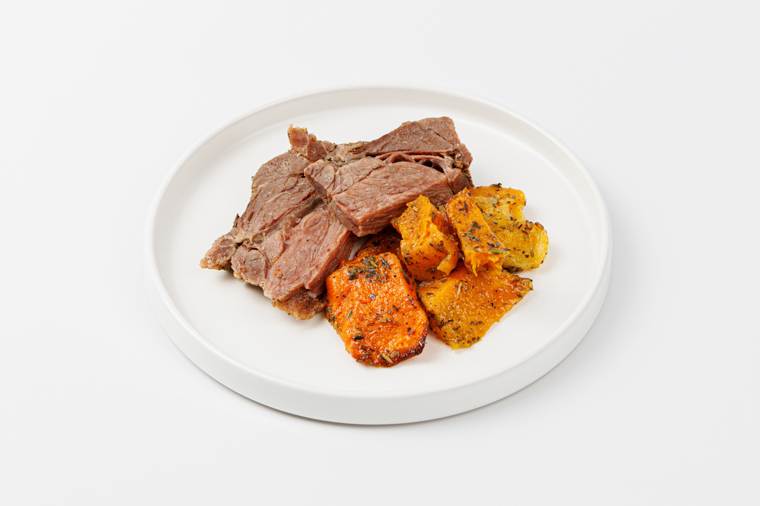 

Томленая говядина с запеченной тыквой в травах ВкусВилл 140 г