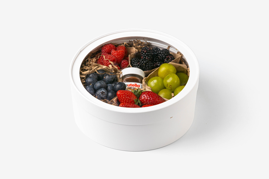 

Подарочный набор Фруткорт Ягодный сладкий с нутеллой 490 г