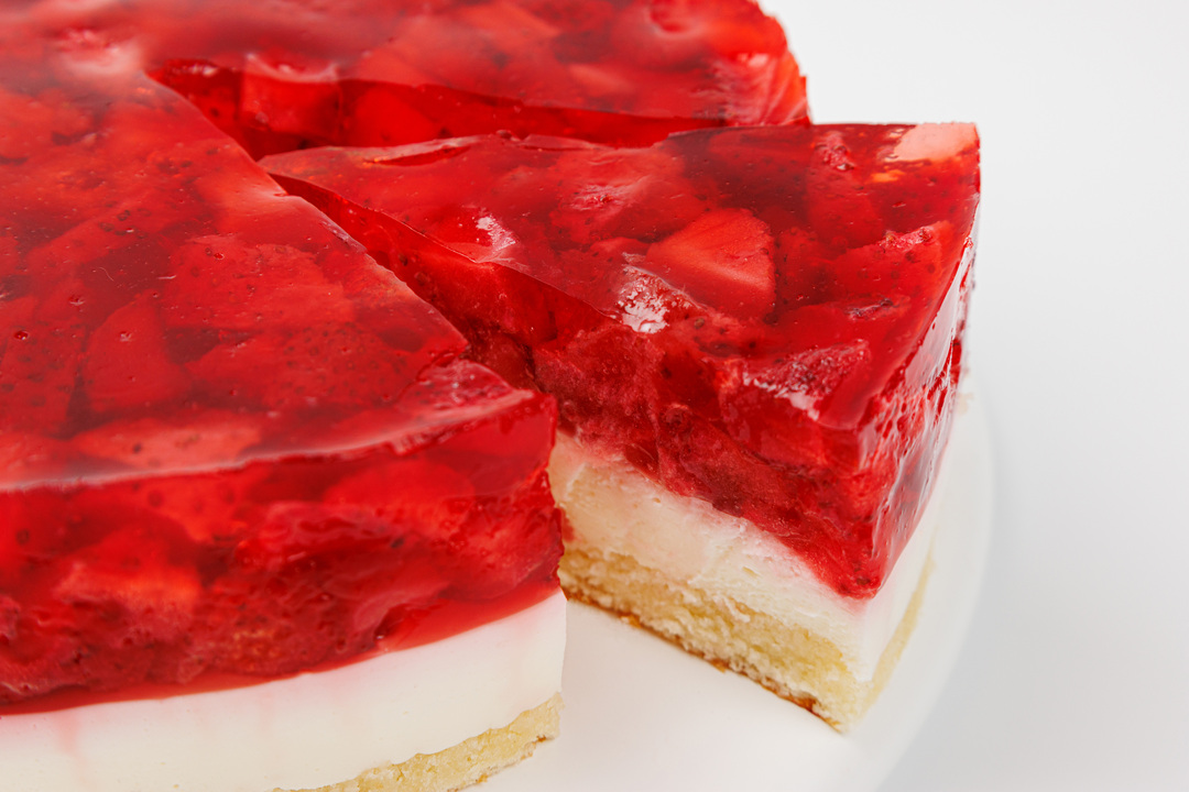 

Торт Бонфуа с цельной клубникой и крем-чиз 900 г