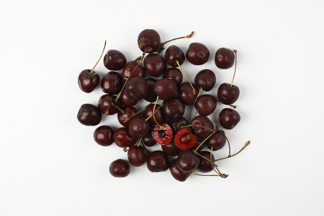 

Черешня в стаканчике 250 г