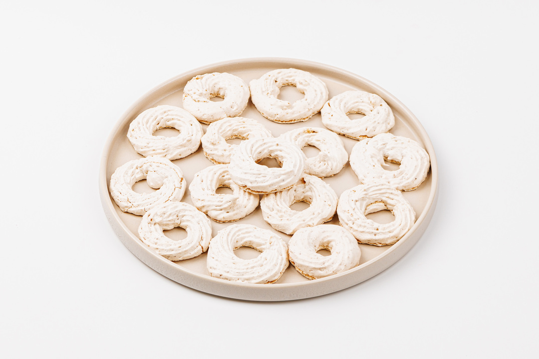 

Безе ВкусВилл Ореховые колечки с грецким орехом 70 г