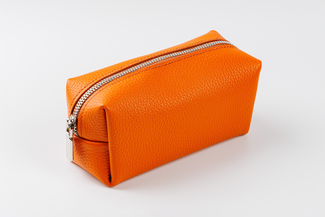 

Косметичка ВкусВилл оранжевая из натуральной кожи