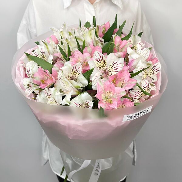 Букет из цветов, монобукет из альстромерий Вестник лета