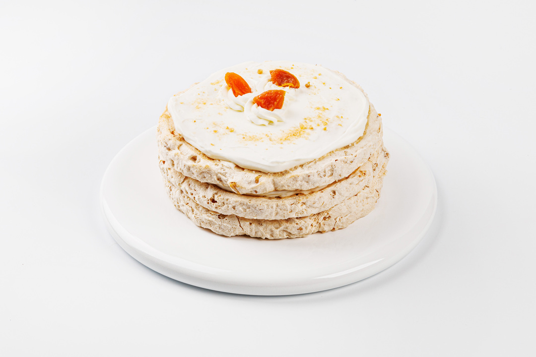 

Торт Воздушно-ореховый с крем-чиз и курагой 400 г