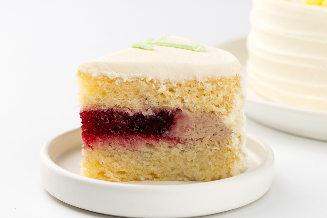 

Торт ВкусВилл Подарочный вишневый 620 г