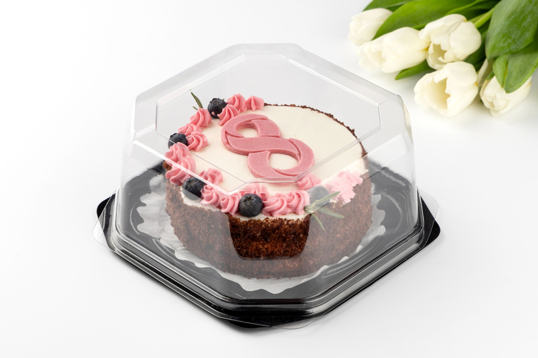 

Торт Праздничный день бисквитный шоколадный с вишней 630 г