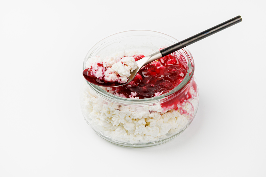 

Творог рассыпчатый "Вишня-брусника" 4% 150 г