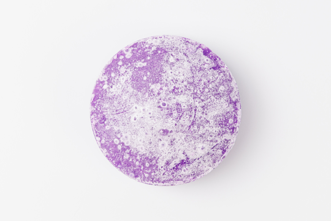 

Шампунь твердый ВкусВилл Ромашка и лаванда 60 г