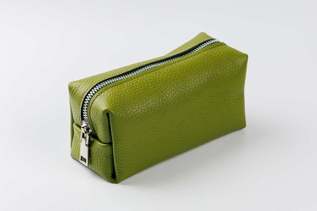 

Косметичка ВкусВилл салатовая из натуральной кожи