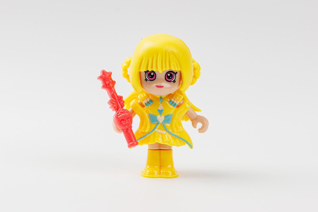 

Яйцо с конструктором куколка 1 шт в ассортименте