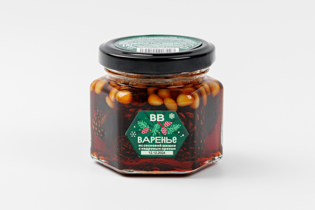 

Варенье ВкусВилл из сосновой шишки с кедровым орехом 150 г