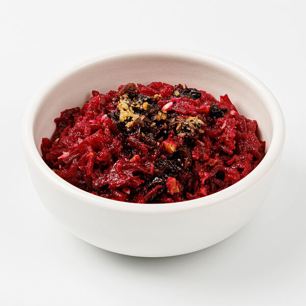 Салат ВкусВилл из свеклы с черносливом и грецкими орехами 150 г