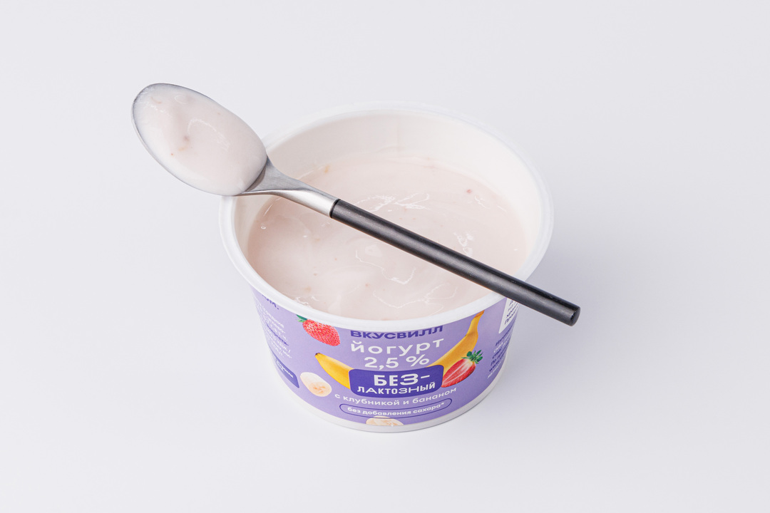 

Йогурт ВкусВилл безлактозный с клубникой и бананом без добавления сахара 2.5 % 180 г