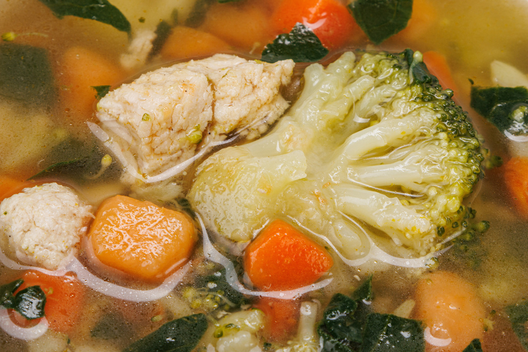 

Суп куриный ВкусВилл с бататом и брокколи 270 г