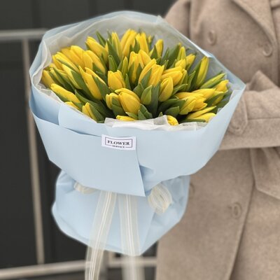 Букет Магия Весны из 51 желтых тюльпанов