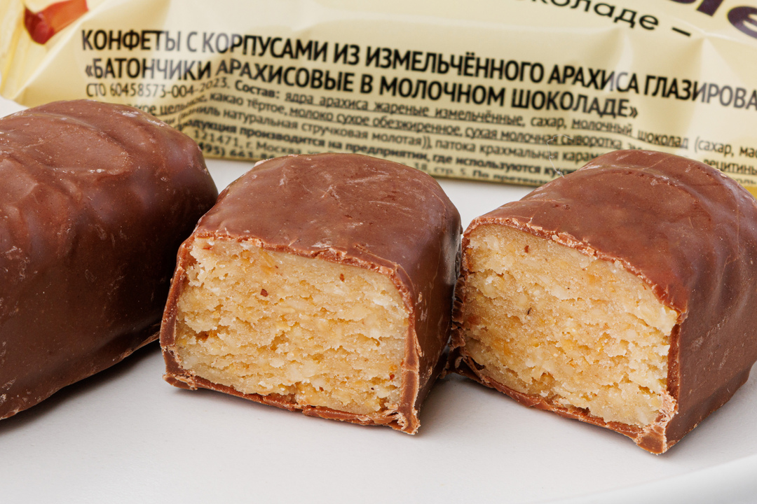 

Батончики ВкусВилл арахисовые в молочном шоколаде 150 г